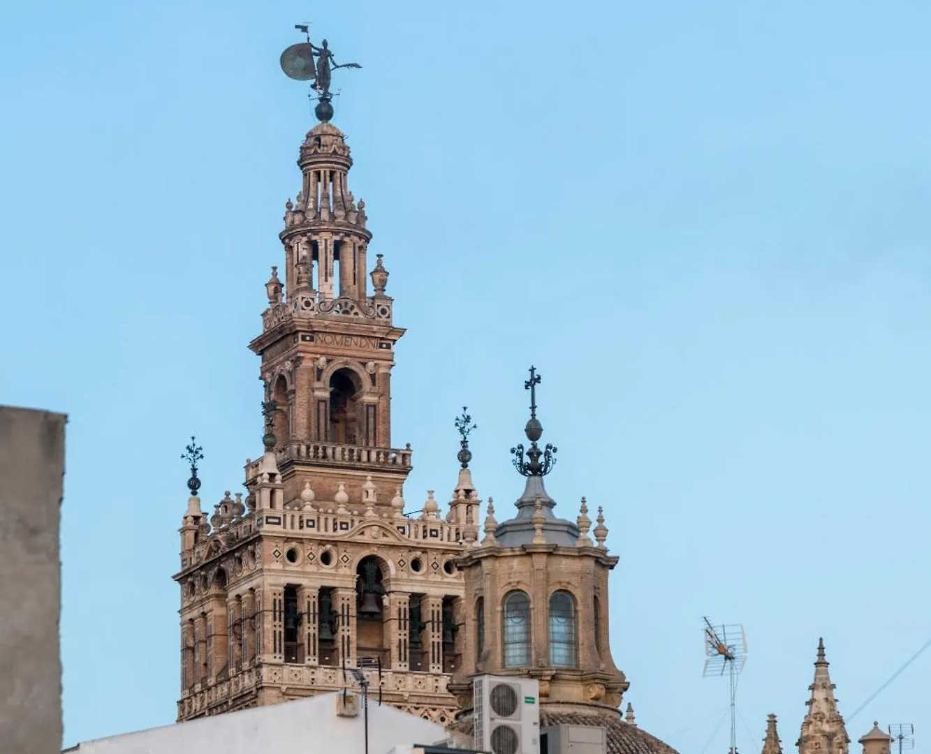 Duplex De Lujo Junto A La Catedral Terraza Privada Con Vistas A La Giralda Apartment Seville